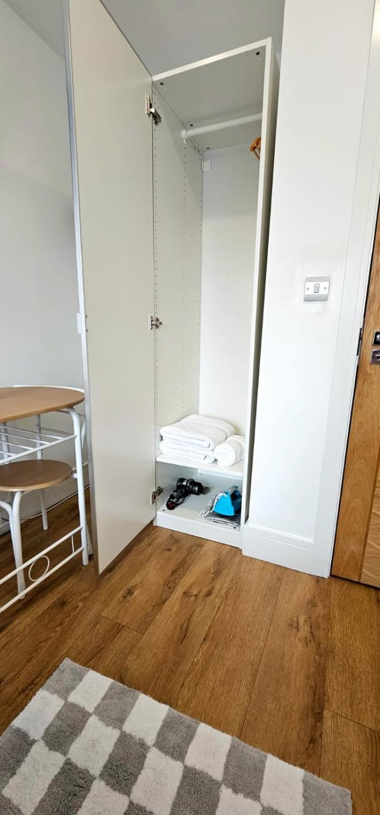 Claire Double Room Λονδίνο Εξωτερικό φωτογραφία